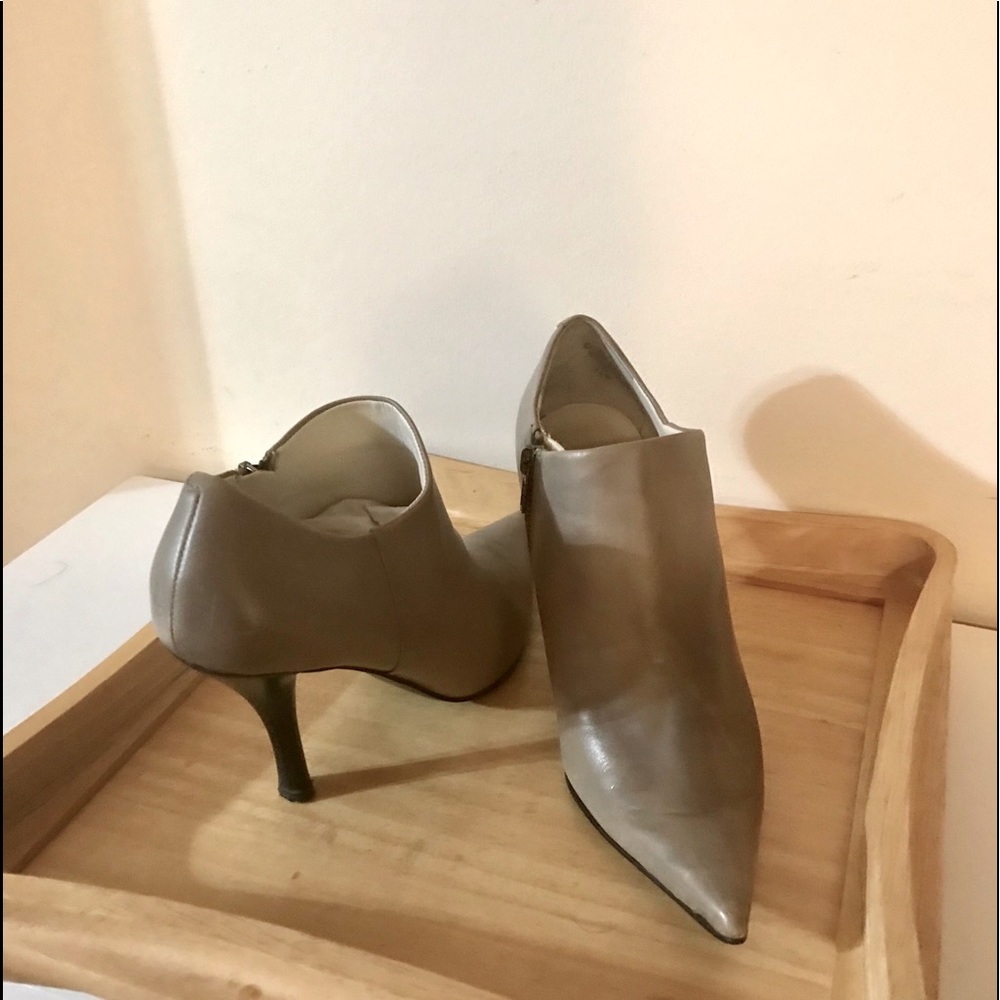 Woman's grey dress bootie